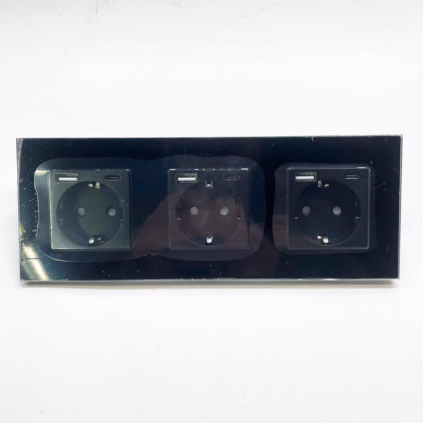 PANGTZEEN Presa Schuko a 3 vie, USB A + tipo C, vetro temperato, 16A, da incasso, nera, ideale per camere da letto e uffici.
