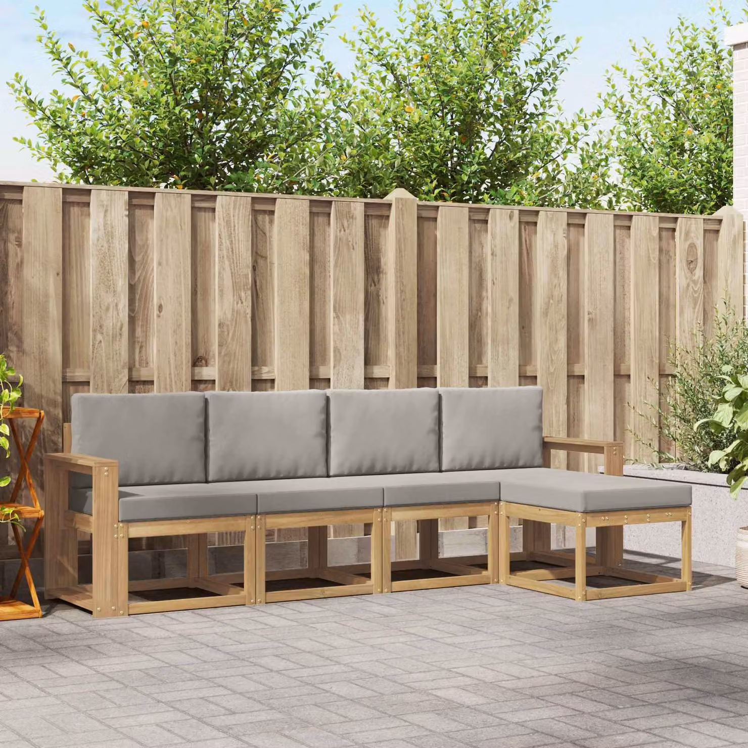 vidaXL Set di divani da esterno a L in legno di acacia con cuscini, Bianco, Grigio e Marrone