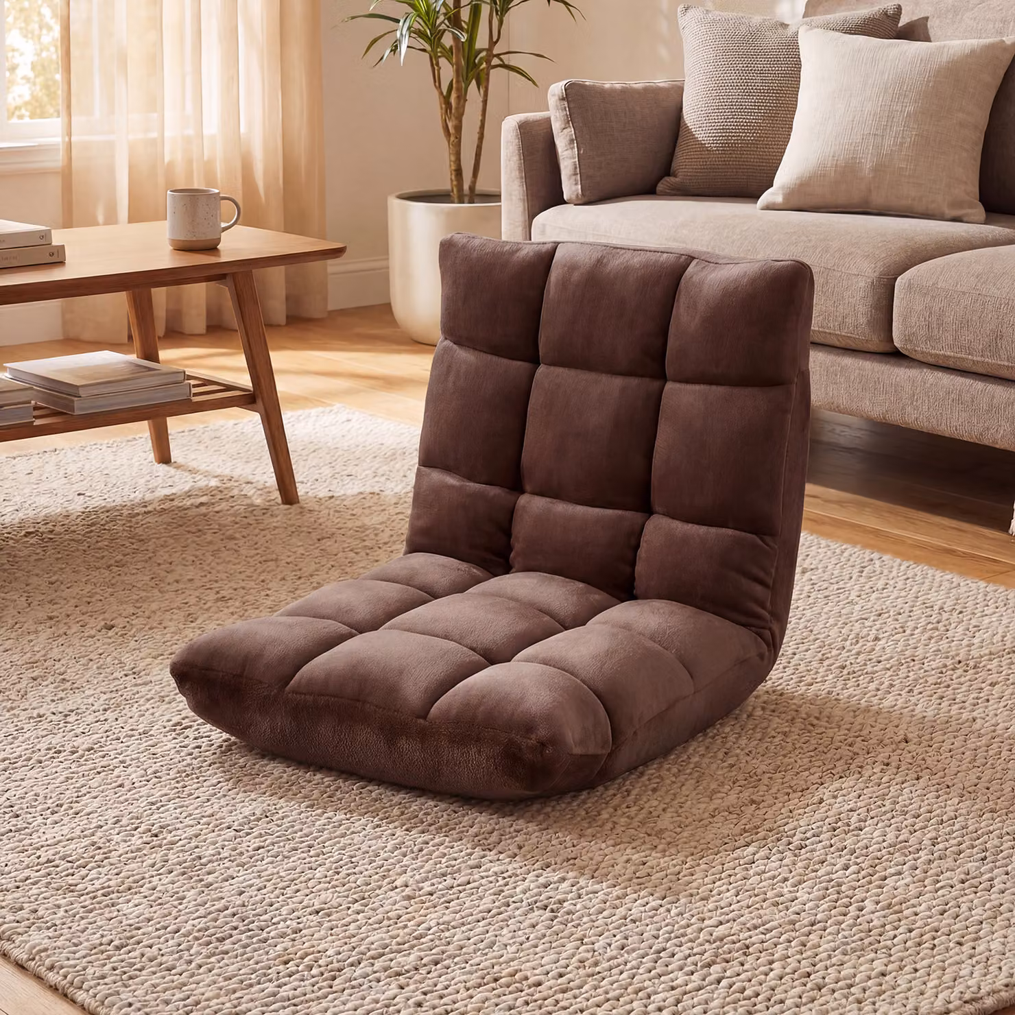Sedia da pavimento Costway con cuscino imbottito e schienale reclinabile a 14 livelli, poltrona pieghevole moderna colore marrone per soggiorno e camera da letto