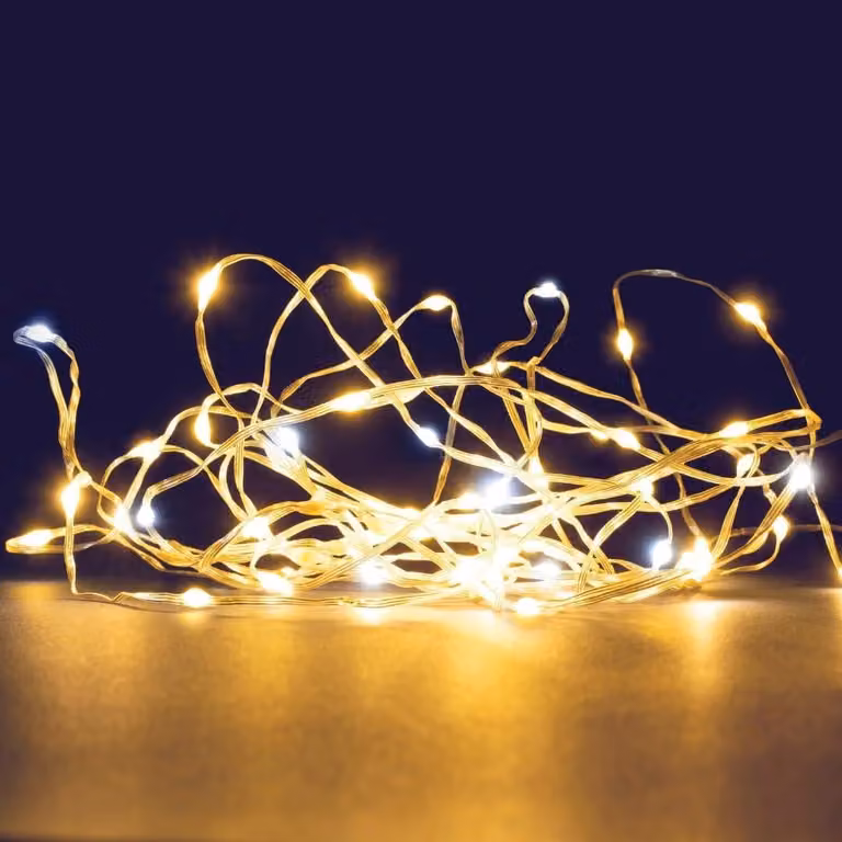 Catena luminosa da 10 metri, con 100 LED, luce bianco caldo, effetto lampeggiante, trasparente