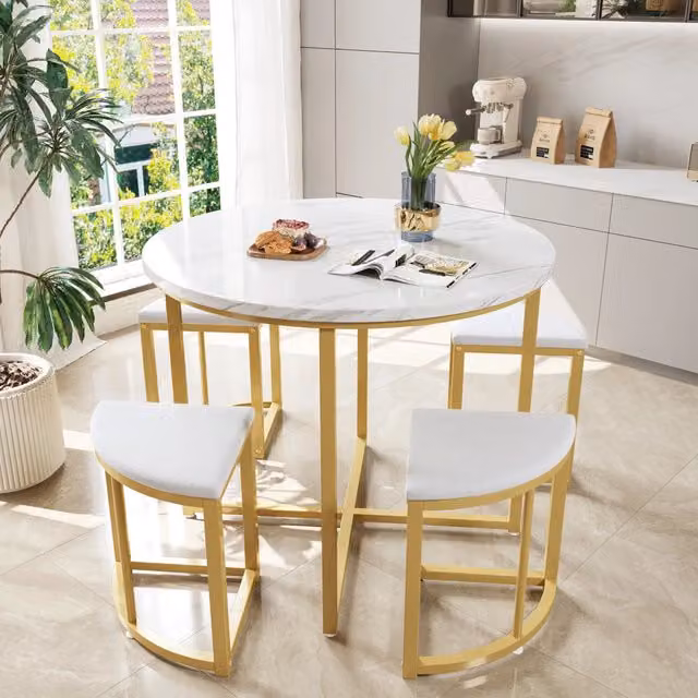 Set da Pranzo con Tavolo Rotondo 80 cm in MDF Bianco e 4 Sedie in Velluto con Struttura in Ferro Dorato