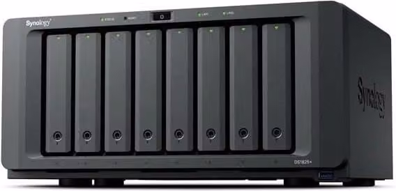 NAS Synology DS1825+ con processore AMD Ryzen V1500B, 8 alloggiamenti per HDD/SSD 3.5/2.5 SATA/M.2, 8 GB DDR4, nero – 1