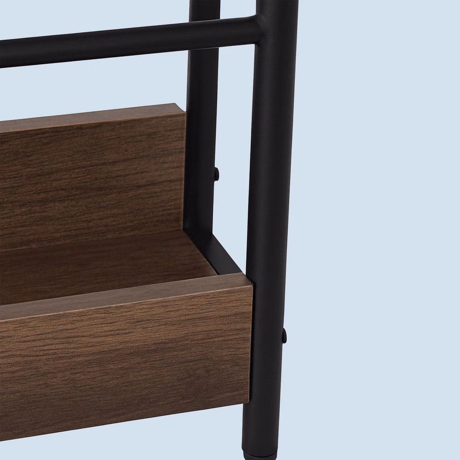 Tavolino laterale con porte USB e presa di corrente