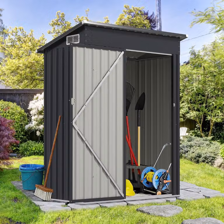 Casetta da giardino Costway in metallo galvanizzato con tetto inclinato e ventilazione, Capanno da esterno moderno Grigio scuro, L: 150 cm, P: 90,5 cm, H: 185 cm