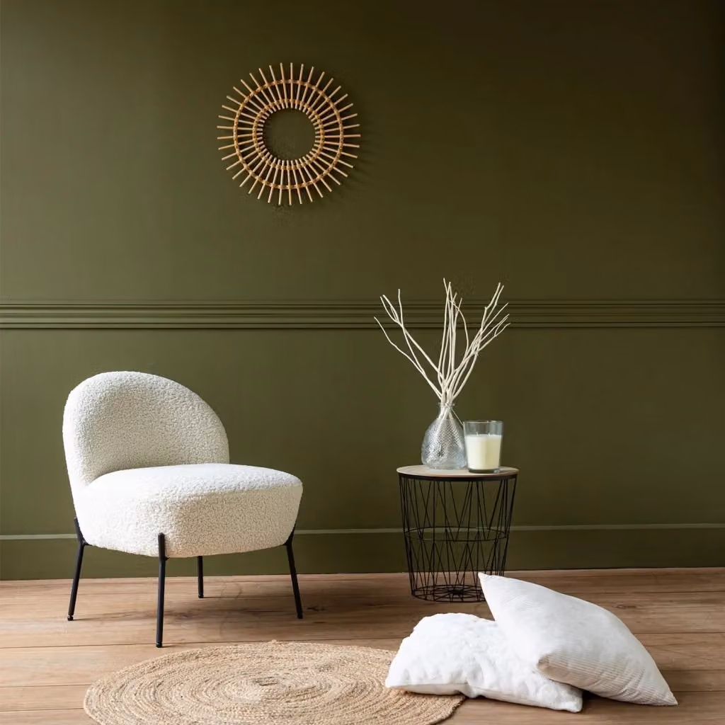 Poltrona in tessuto bouclette beige HELMI di HAPPY GARDEN con braccioli L: 120 cm, P: 64 cm, H: 69,5 cm – 2