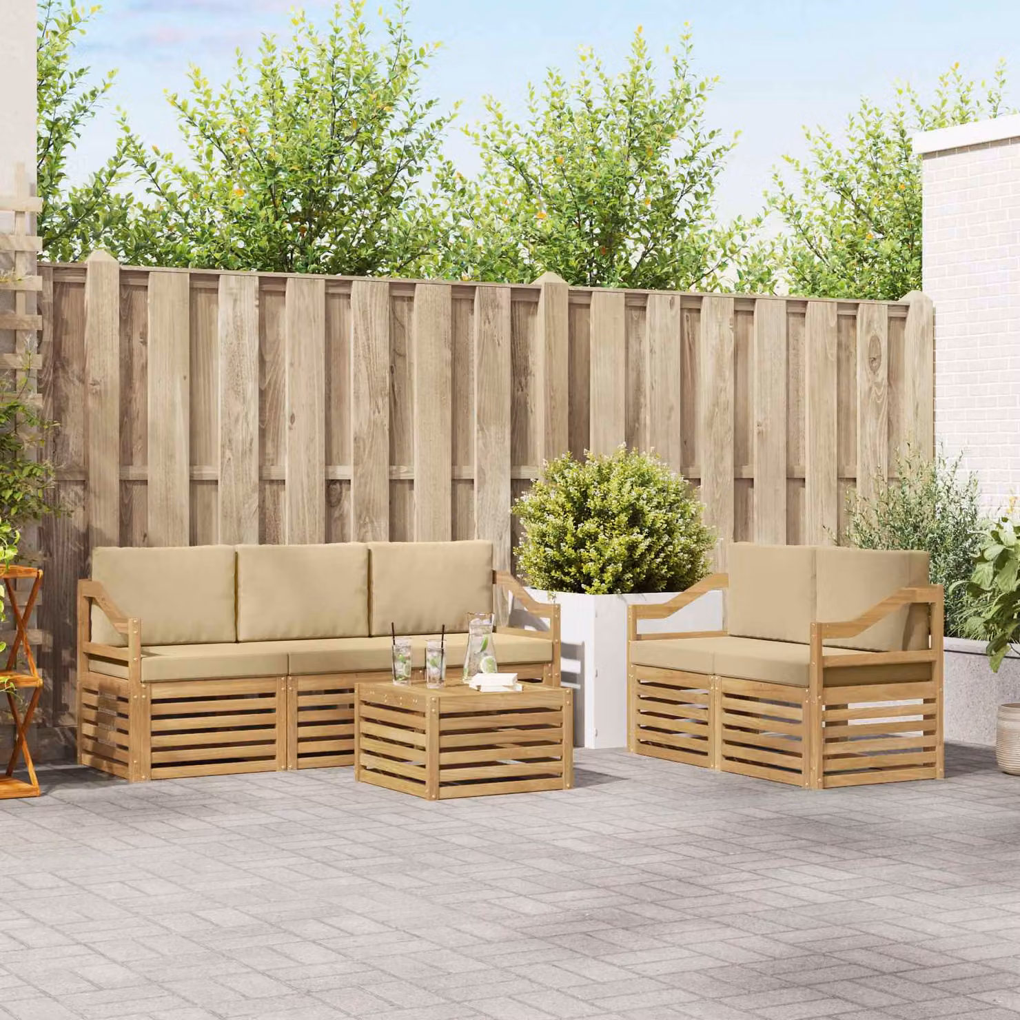 Set di divani da esterno vidaXL a forma di L con tavolino da caffè, composto da 6 pezzi in legno di acacia e tessuto bianco e beige