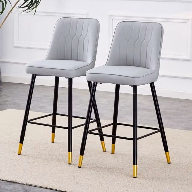 Set di 2 sgabelli da bar Zephmum moderni in ecopelle grigia con struttura in metallo nero e poggiapiedi, Altezza: 100 cm