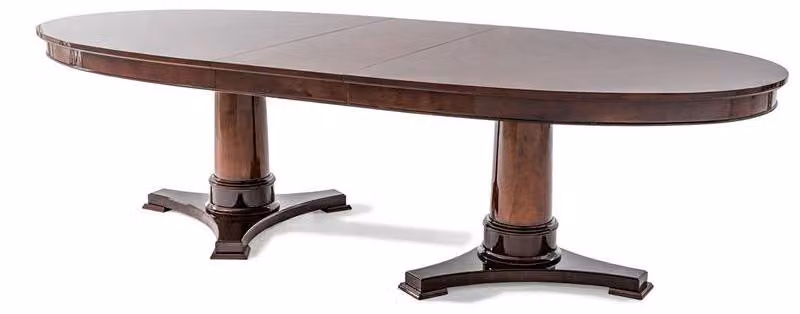 Eleganter ovaler Esstisch mit ausziehbaren Tischplatten und Säulen