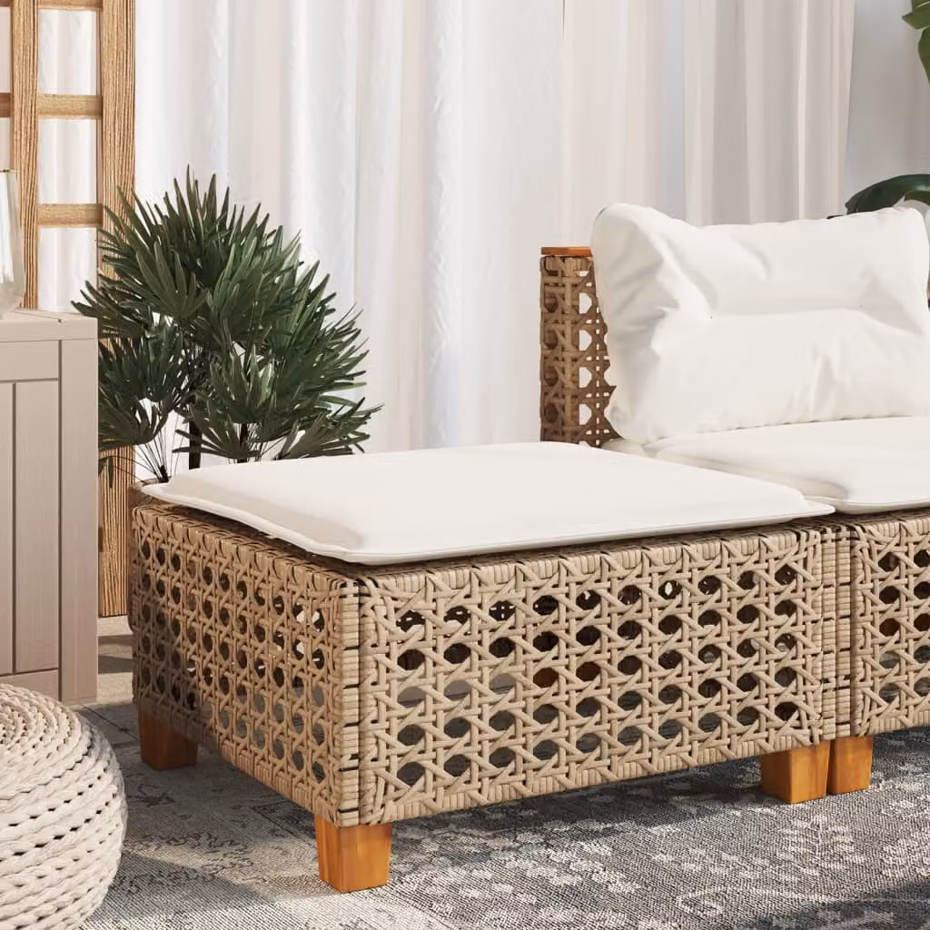 Sgabello da giardino moderno vidaXL in polyrattan con cuscino beige e struttura in legno di acacia, L: 63,5 cm, P: 56 cm, H: 32 cm