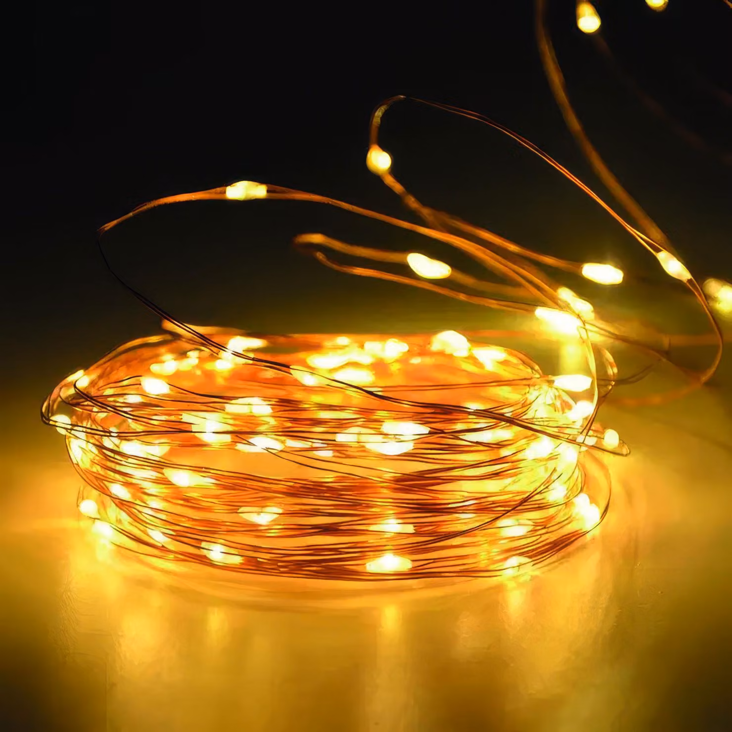 Luci fiabesche a LED MicroLED - Bianco caldo - 10 M di luci fiabesche con 100 LED - Funzionamento a batteria con 2 X AA - Filo sottile flessibile - Per uso interno - Illuminazione d'atmosfera [59765].