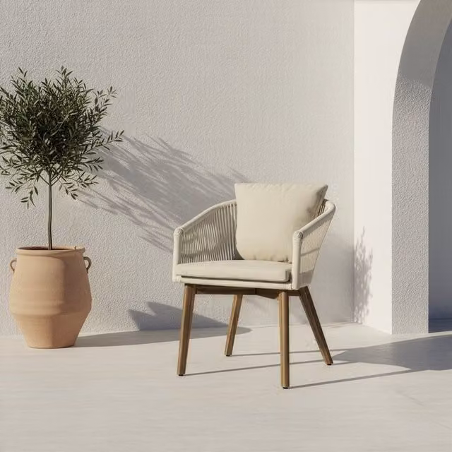 Sedia da giardino Banak Nova con braccioli in legno di acacia e corda intrecciata beige