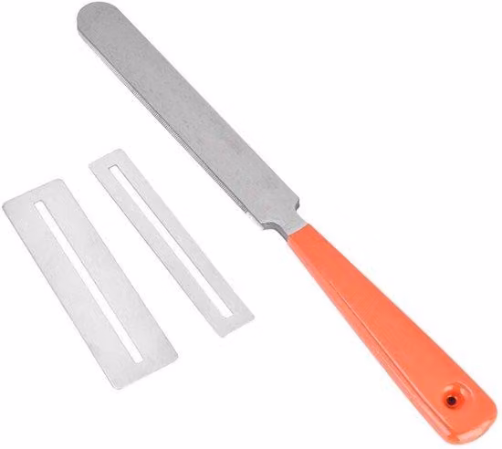 Kit per la cura della chitarra, completo di protezione per la tastiera e set di levigatura