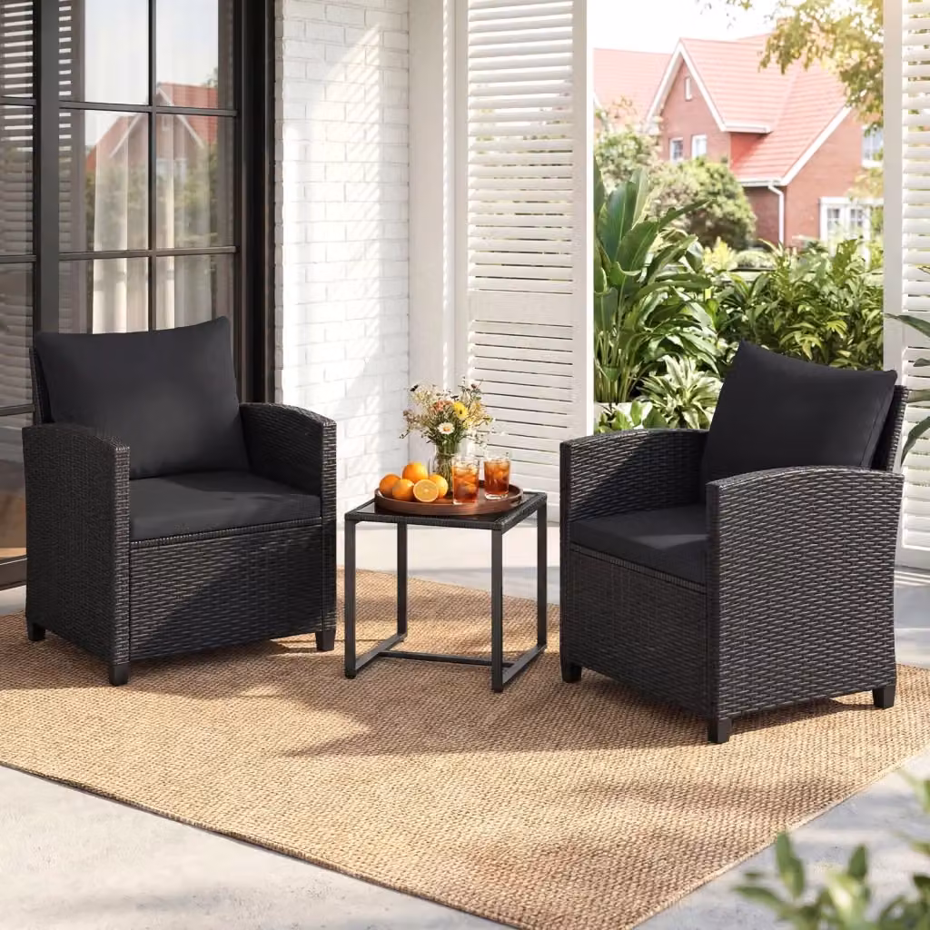 Set da giardino moderno a 3 pezzi composto da 2 poltrone e 1 tavolino con piano in vetro temperato, salotto da esterno in rattan nero con cuscini inclusi e struttura in metallo resistente alle intemperie – 2
