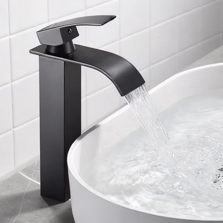 Miscelatore monocomando per lavabo, modello "waterfall", nero, altezza 273 mm, in acciaio inossidabile, per acqua calda e fredda