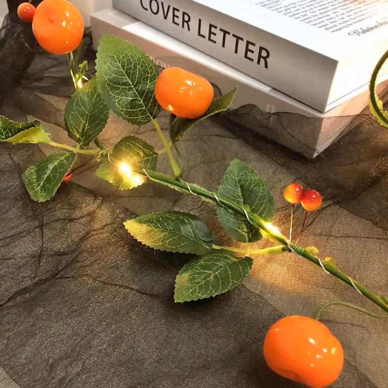 Catena luminosa a forma di mandarini artificiali, lunghezza 2 metri, 20 LED, luce bianco caldo, alimentazione a batteria, 2 modalità