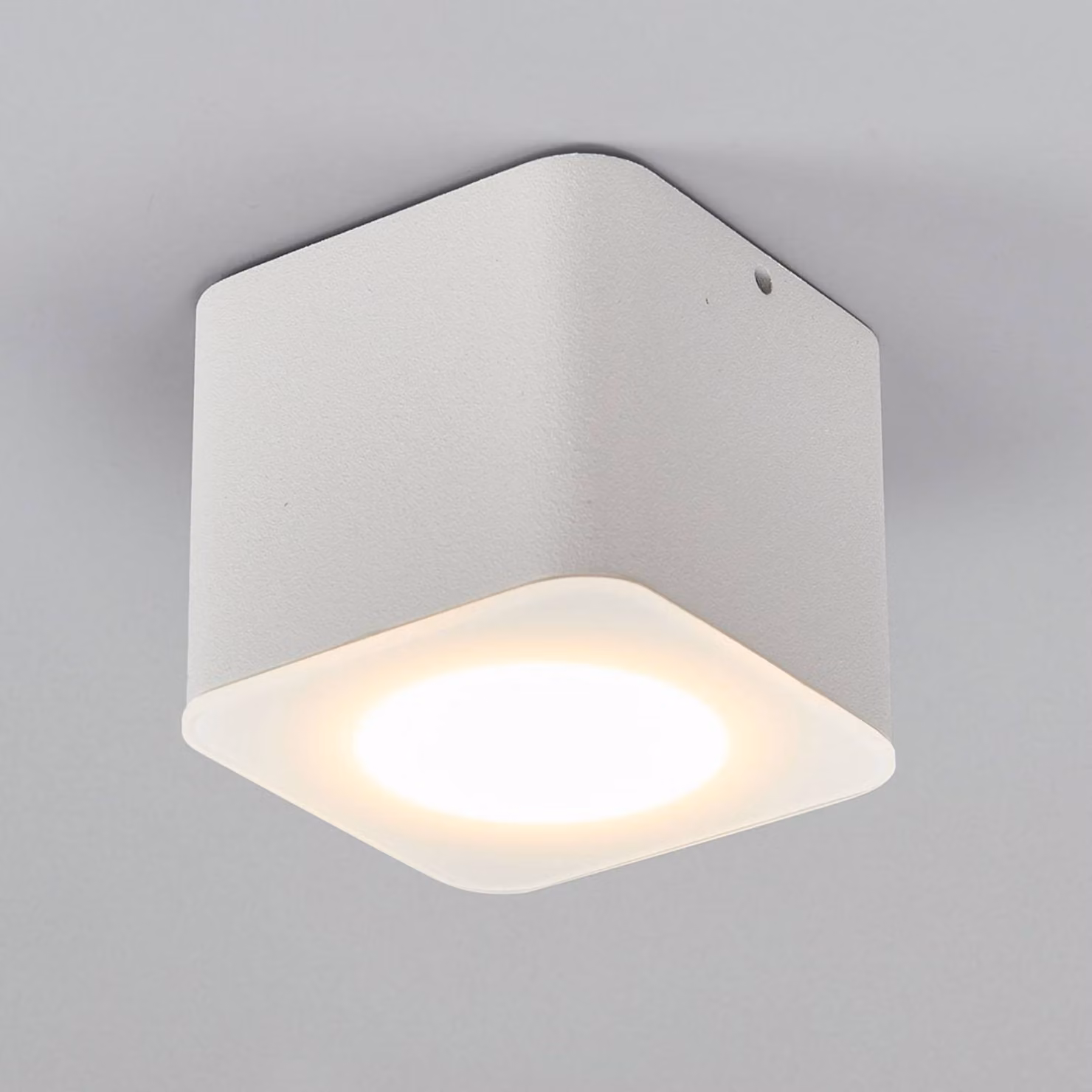 Helestra Oso spot LED angolare, bianco satinato OSO, dimmerabile, Bianco / Opale, Bagno, Alluminio, Moderno