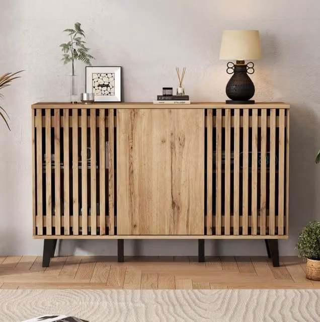 Credenza contenitore 150 x 40 x 95 cm; 3 ante e 6 vani; finitura legno naturale; gambe nere