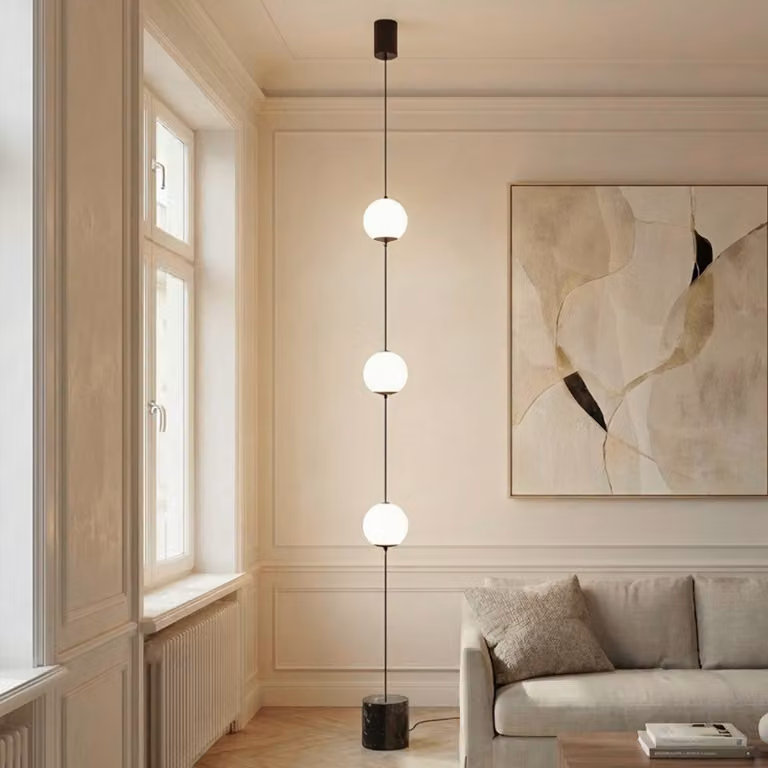 Lampada da terra a LED Darrow Lucande, dimmerabile, Bianco / Opale, Soggiorno / Sala da pranzo, Vetro, Moderno, Lampada LED da terra