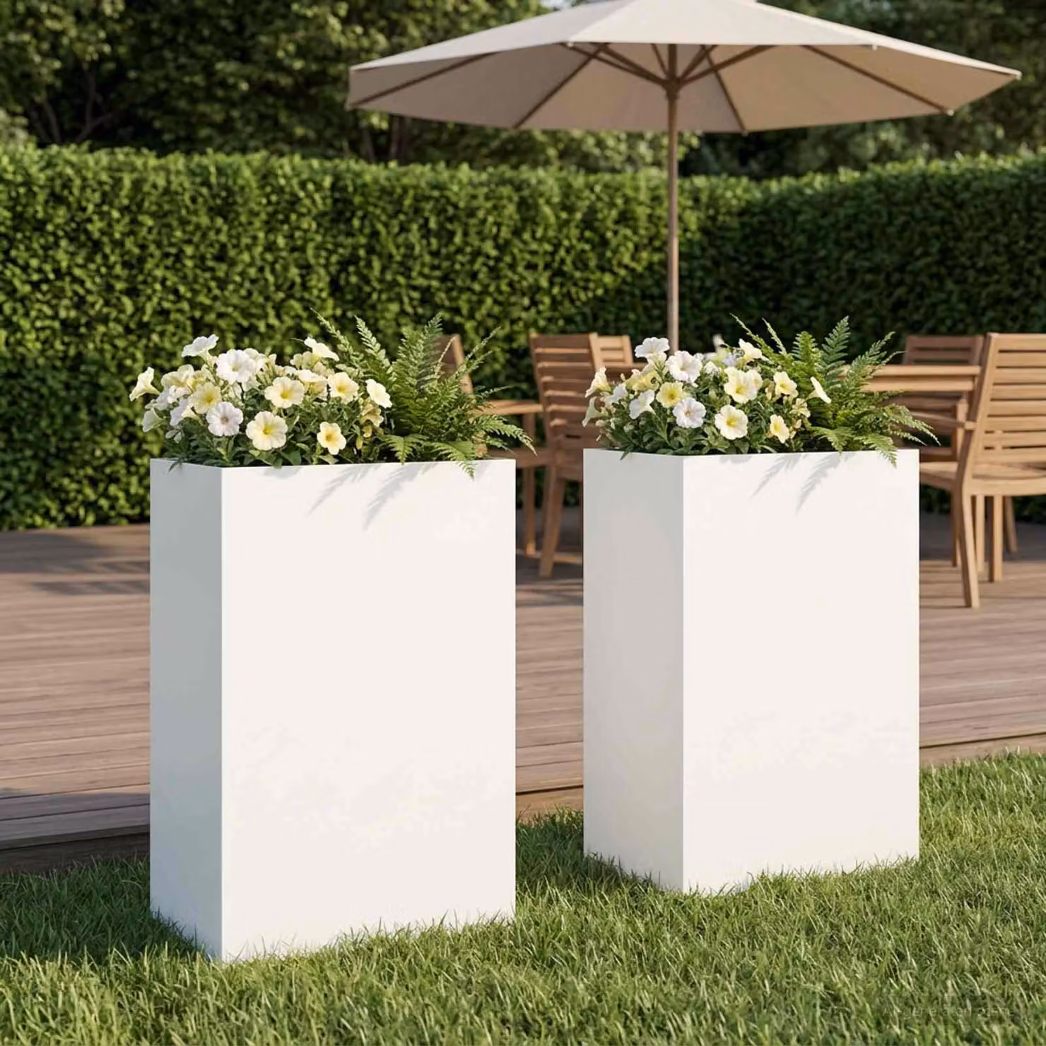Set di 2 vasi da giardino vidaXL in metallo bianchi L: 50 cm, P: 40 cm, H: 75 cm