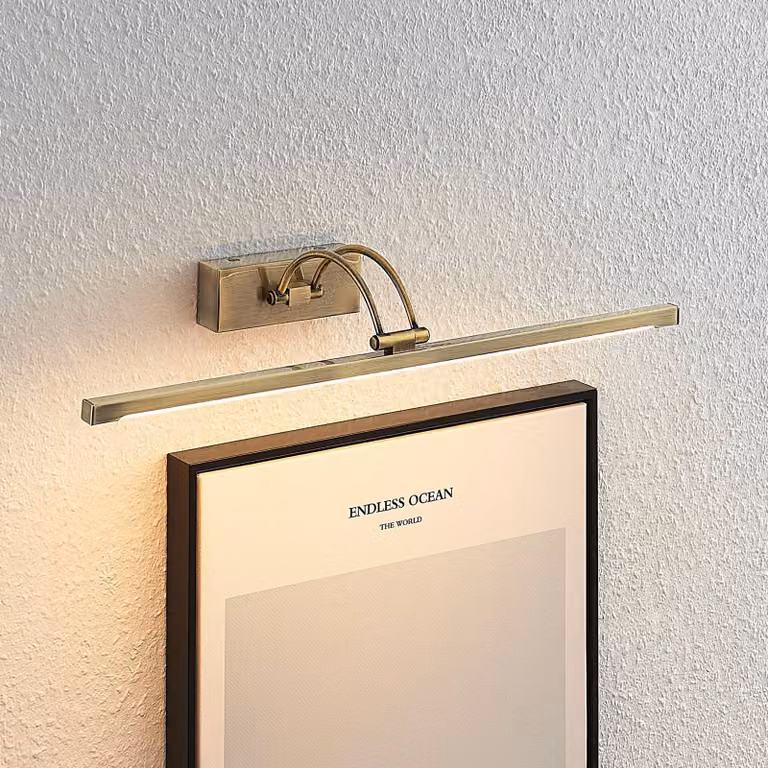 Lucande Felena lampada LED da quadri, ottone, Bronzo / Ottone antico, Soggiorno / Sala da pranzo, Alluminio, Applique