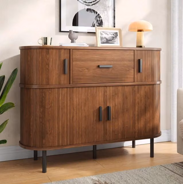 Credenza ULEVR 110x35x81,5 cm con ante scorrevoli, cassetto centrale e vani contenitore, noce
