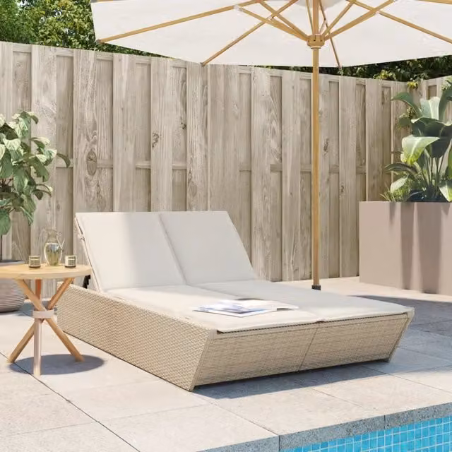 Lettino Prendisole con Cuscini Beige in Polyrattan 368183