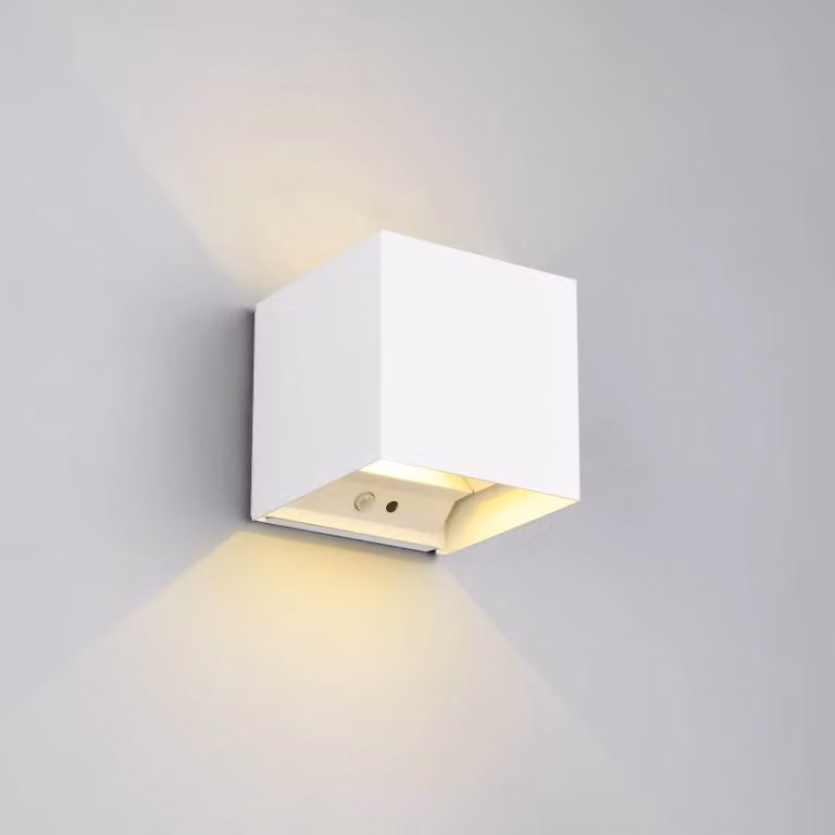 Reality Leuchten Applique da esterni a LED con sensore Talent, Bianco / Opale, Metallo, Moderno, Applique LED da esterni