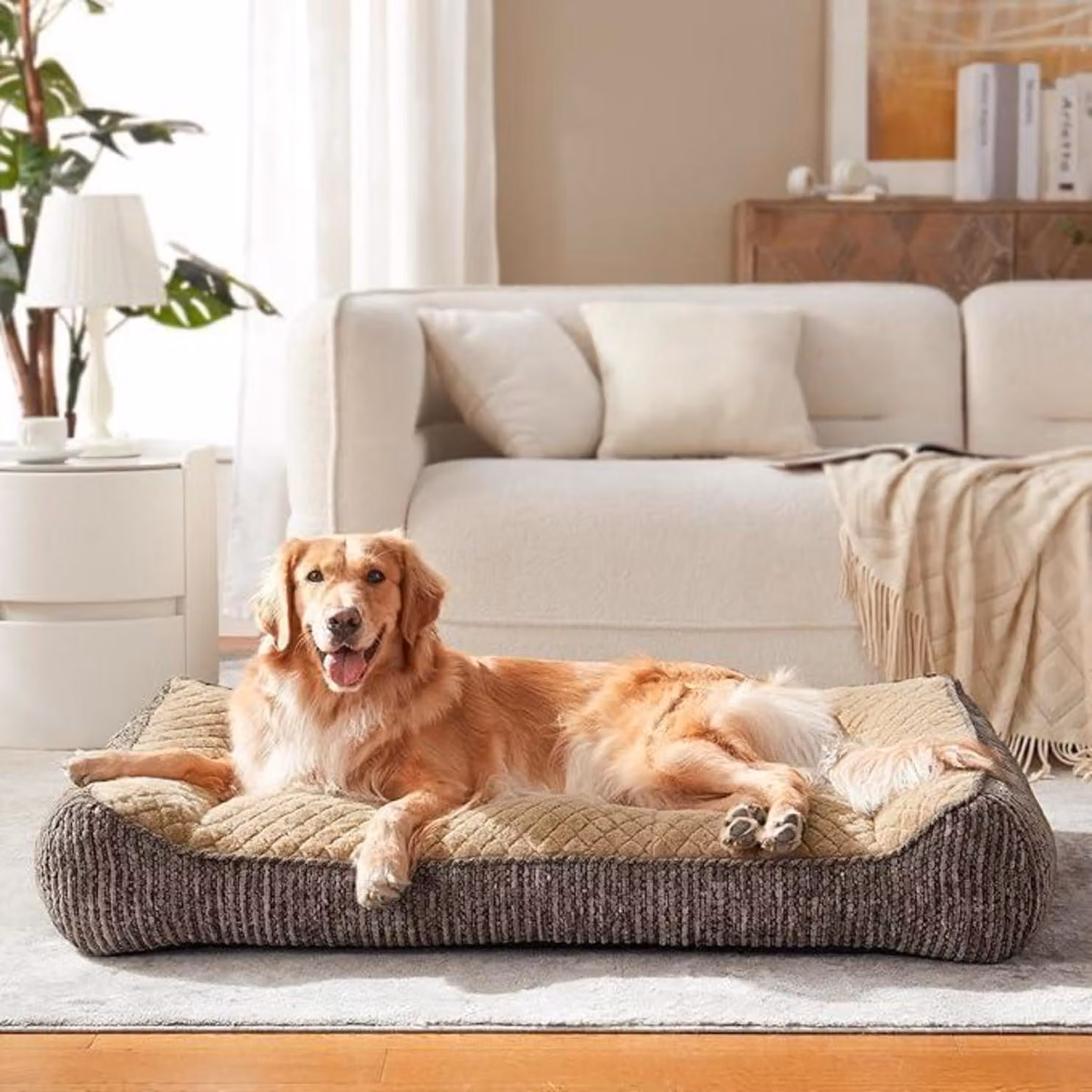 Cuccia ortopedica per cani di grossa taglia, ergonomica, lavabile, con rivestimento removibile, antiscivolo, con bordo rialzato, realizzata in morbido pile a motivo di fiocchi di neve, colore marrone, dimensioni 107x76x24 cm