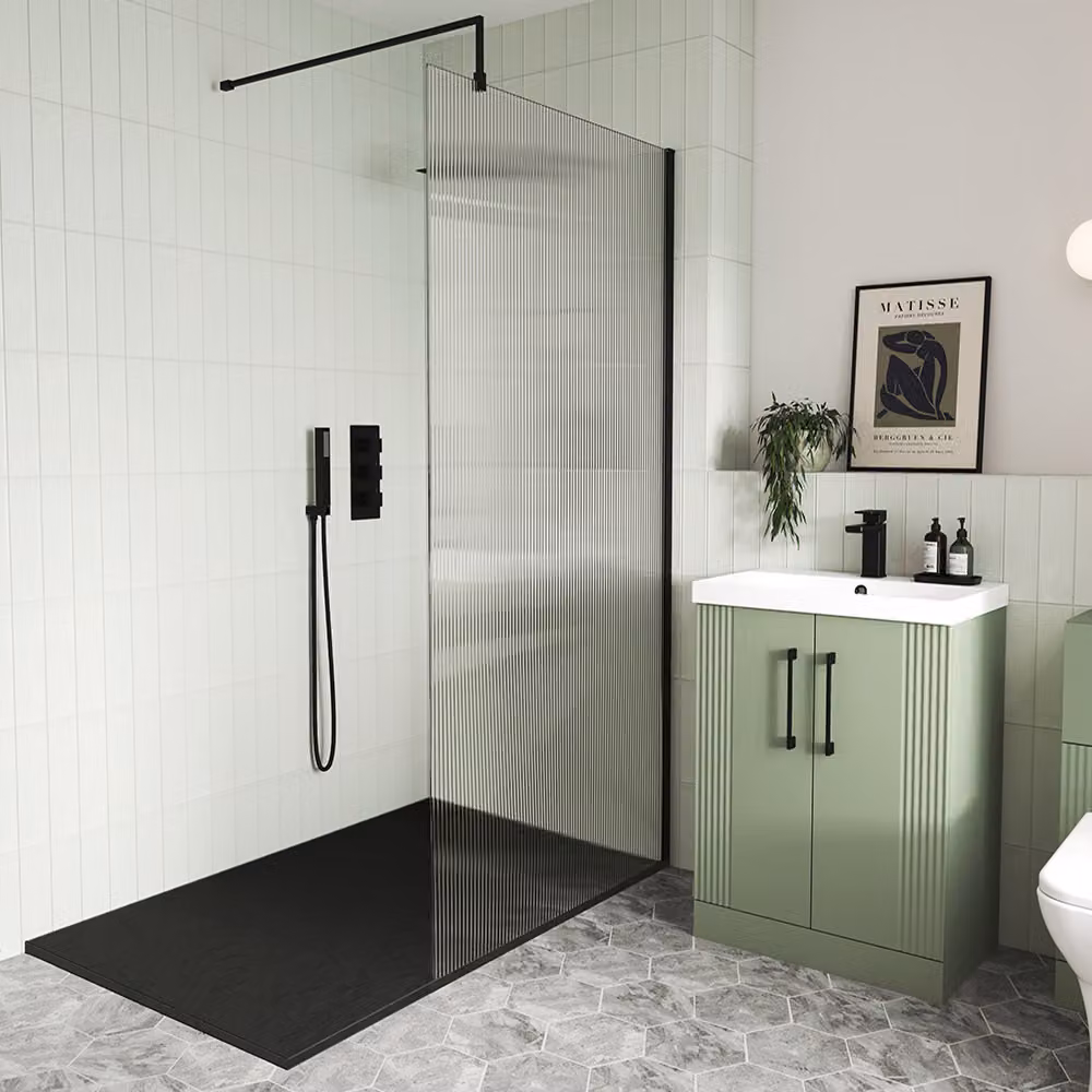 Box Doccia Walk-In Nero in Vetro Scanalato con Piatto Doccia Effetto Ardesia