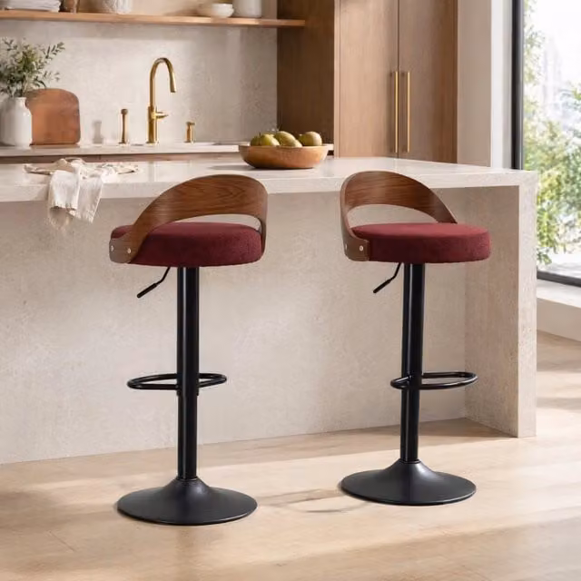 Set di 2 sgabelli da bar MODFU girevoli a 360° regolabili in altezza, rivestimento in lino rosso con schienale effetto noce