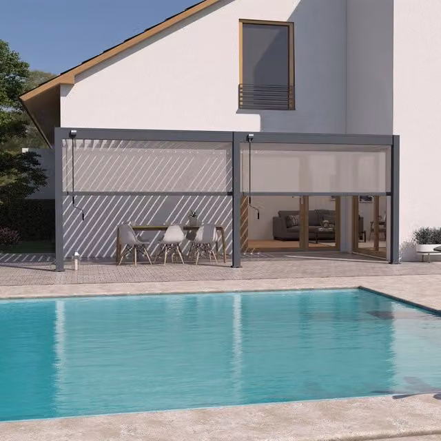Pergola bioclimatica addossata Ombrea VS bicolore con 2 tende antracite L: 600 cm, P: 300 cm, H: 257 cm