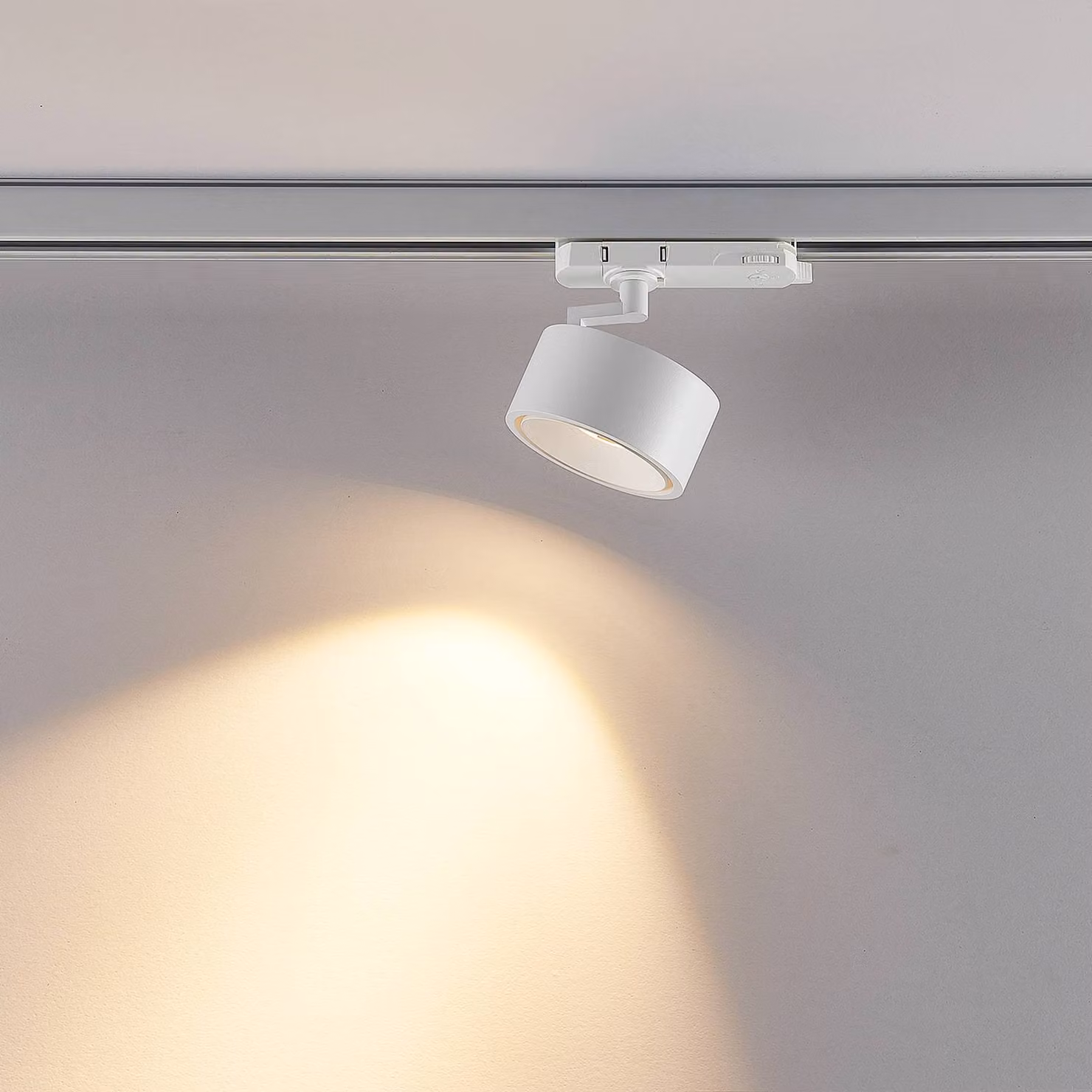 Molto Luce Faretto a binario trifase LED Magis, bianco, 827 Magis, Bianco / Opale, Studio / Ufficio, Alluminio, Moderno