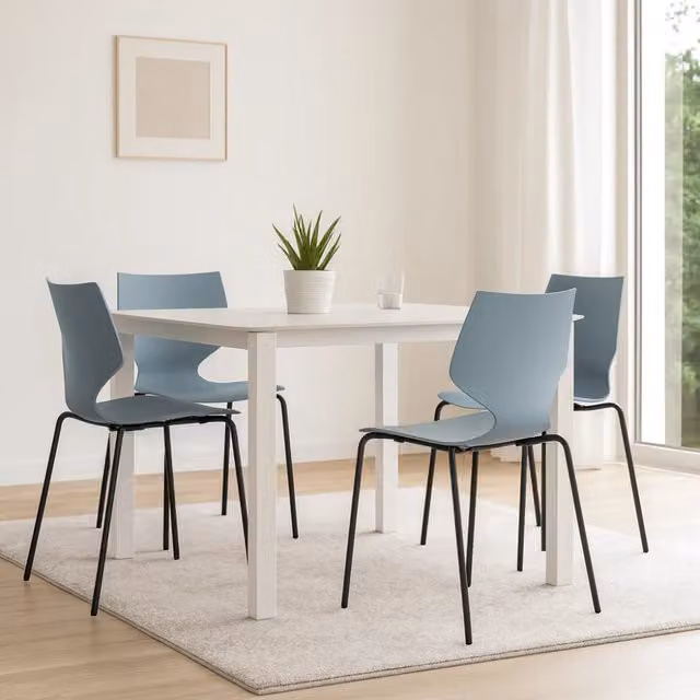 Set di 4 sedie da pranzo in polipropilene azzurro Elite con struttura in metallo facili da pulire | Duzzle