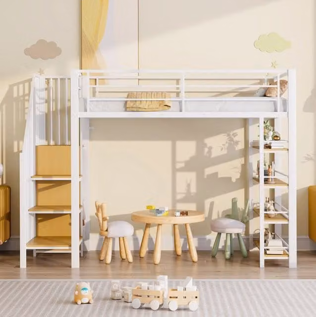 Letto a soppalco 90x200 cm in metallo bianco con scala; guardaroba e ripiani