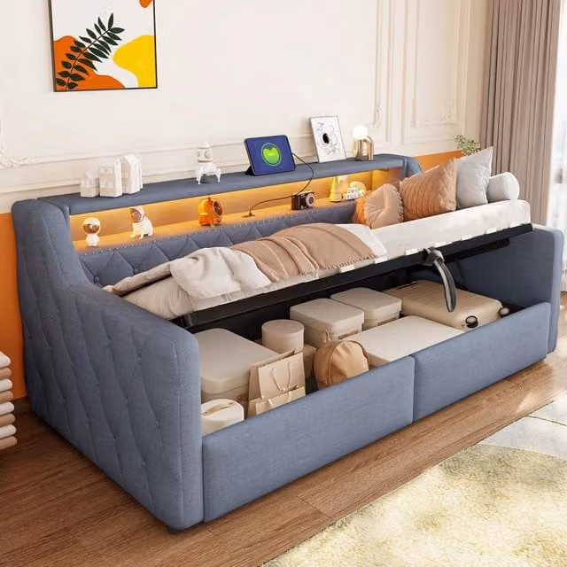 Letto daybed WISHDOR moderno in tessuto grigio con contenitore idraulico, illuminazione LED, porta USB e mensola integrata, L/P: 200 x 90 cm – 1