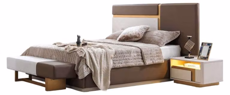 Set da camera da letto in stile moderno, tonalità beige, letto morbido con struttura in legno