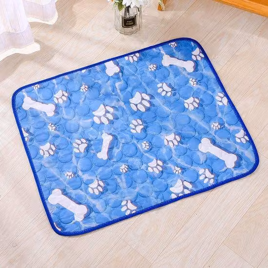 Tappetino rinfrescante in poliestere impermeabile e antiscivolo, adatto a cani, gatti, sedili dell'auto e letti; ideale per le calde serate estive, un must per i proprietari di cani e gatti