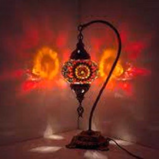 Lampada da tavolo turca realizzata a mano, modello ad arco rosso – Lampada orientale con mosaico per una luce suggestiva