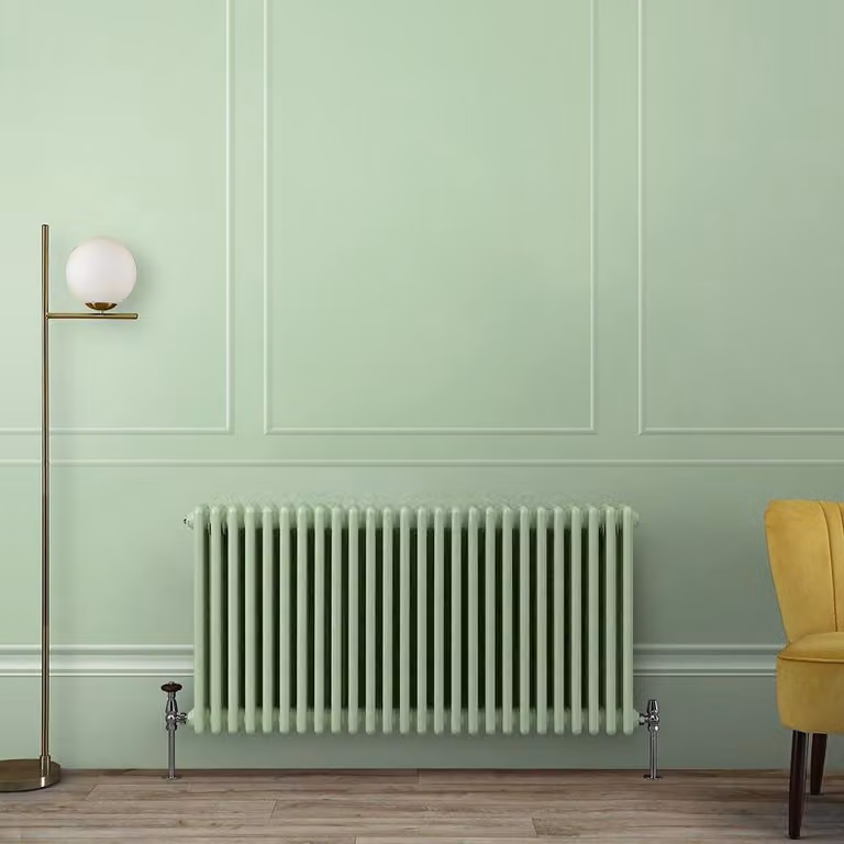 Radiatore Tradizionale a Tripla  Colonna Orizzontale Verde (Pippin Green) - 600mm x 1190mm - Regent