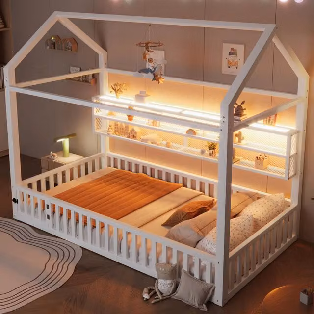 Letto a piattaforma a forma di casetta 90x200 cm con parapetto e illuminazione LED bianco