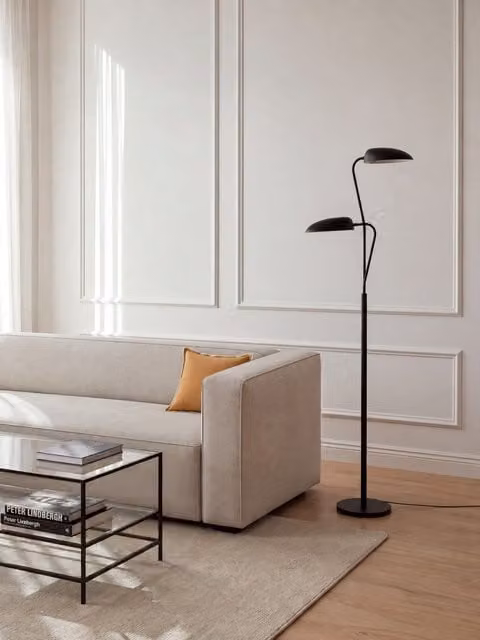 Lampada da terra moderna ad arco Kenay Home in metallo nero, H 142,5 cm x L 40,5 cm x P 40,5 cm