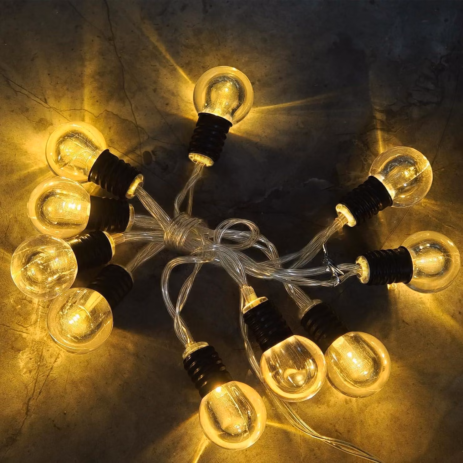 Catena luminosa a LED, con 10 mini-lampadine a luce calda, alimentata a batteria, con timer, lunghezza 1,2 metri