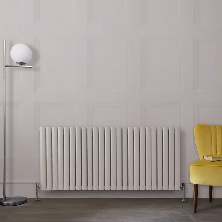 Radiatore di Design Orizzontale Bianco (Pearl Bianco) - 635mm x 1416mm - Pannello Doppio  - Revive