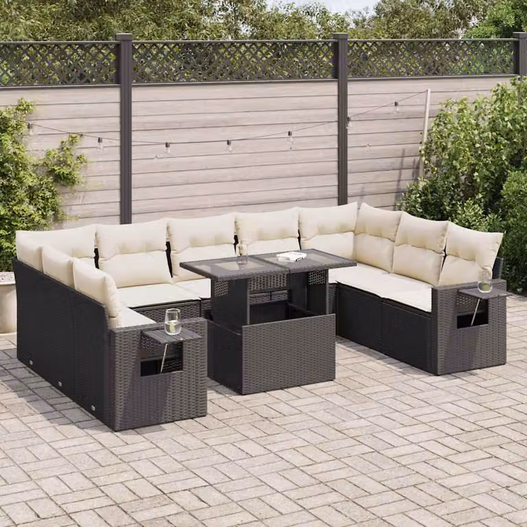 Set di divani da giardino a L vidaXL in rattan con cuscini bianchi e struttura in metallo nero per esterno