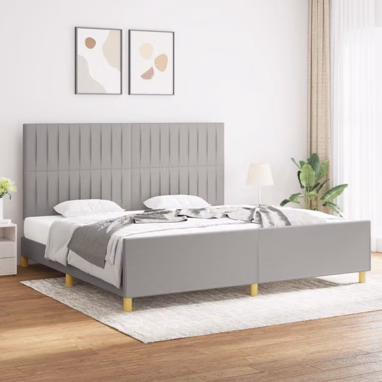 The Living Store Struttura letto con testiera in tessuto grigio chiaro 200x200 cm