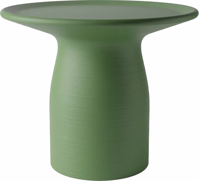 Tavolino basso Qeeboo Totino in polietilene verde opaco con design moderno e forma rotonda