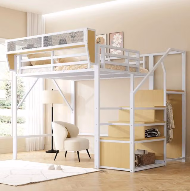 Letto a soppalco 140x200 cm in metallo; bianco; con scala di sicurezza e ripiano flessibile