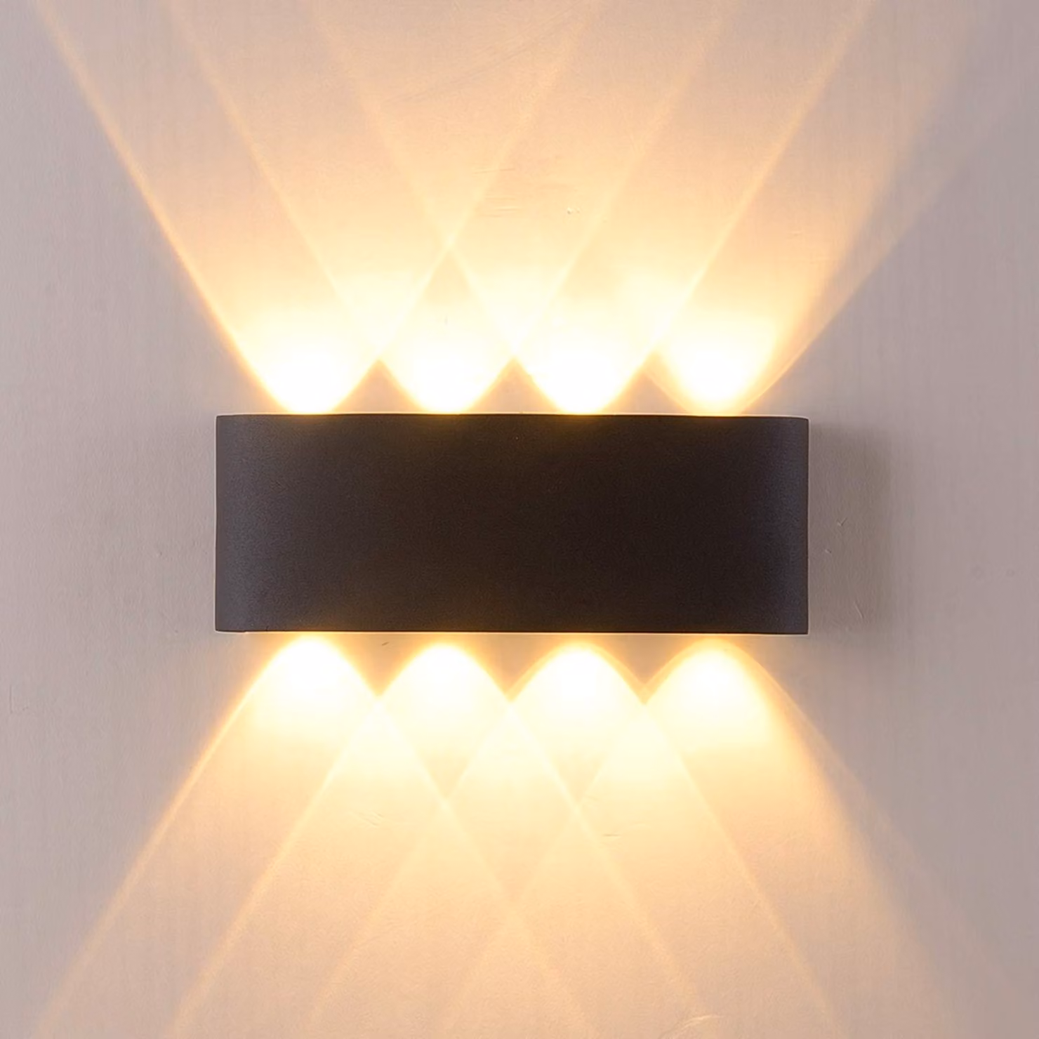 Lampada da parete a LED, 8W, luce calda (3000K), orientabile verso l'alto e verso il basso, dimensioni 20x9x5 cm, colore nero