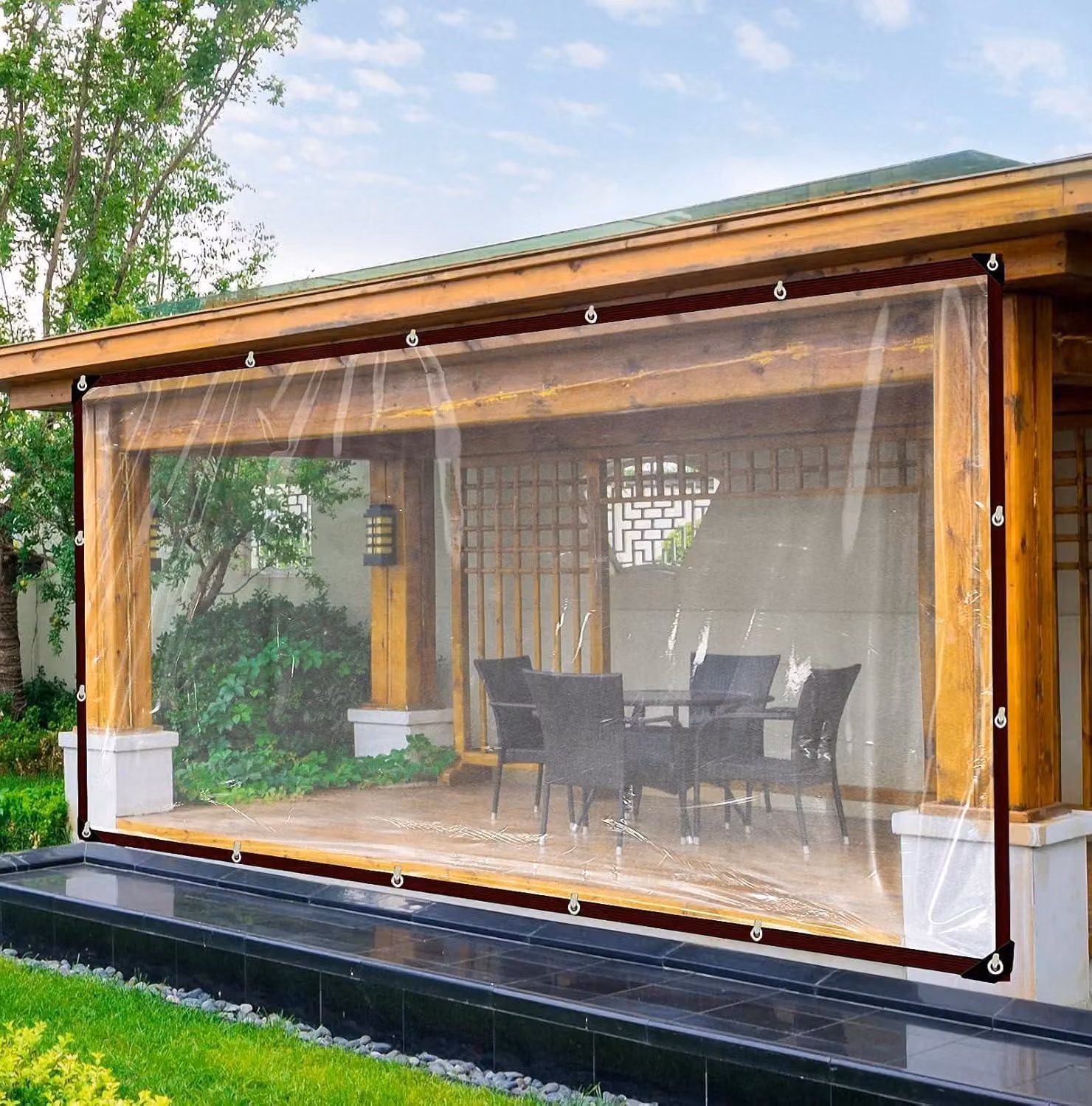 Telo trasparente con occhielli, realizzato in materiale PE, ideale per l'uso in giardino