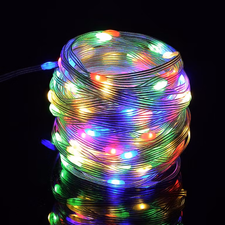 Catena luminosa da 30 metri, con 240 LED, RGB, 8 modalità, grado di protezione IP65, impermeabile